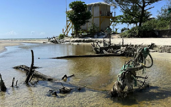 Article Image for Climate Change Challenges Facing Coastal Communities